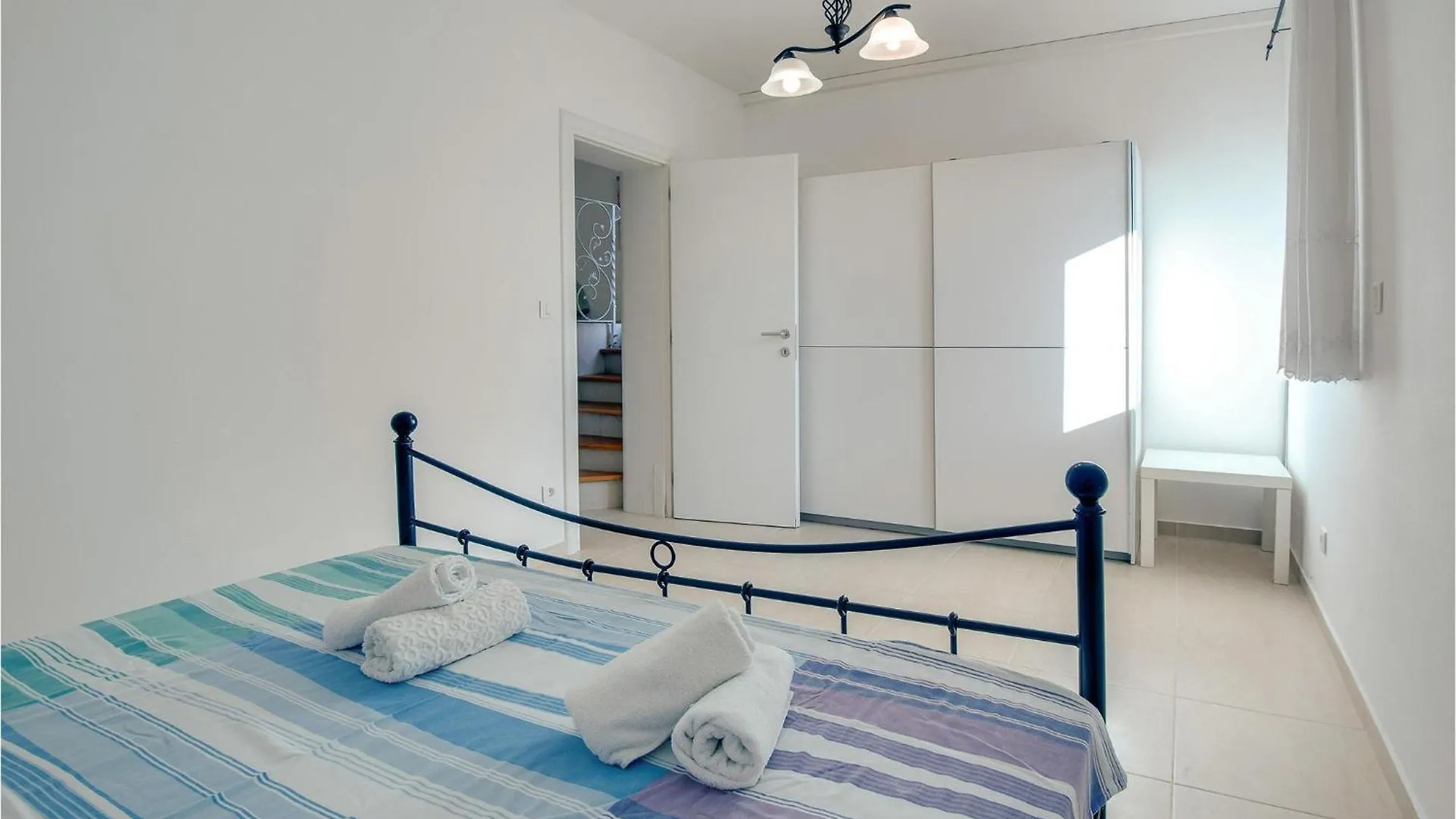Amazing Home In Linardici With Wifi 0*,