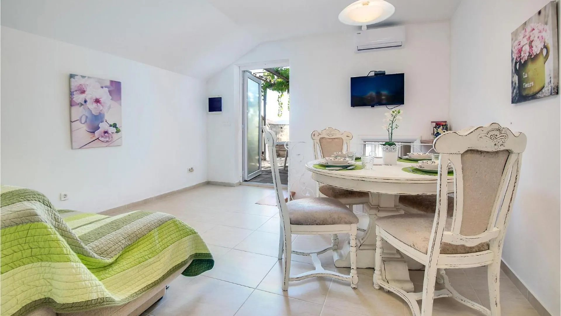 Amazing Home In Linardici With Wifi Holiday home