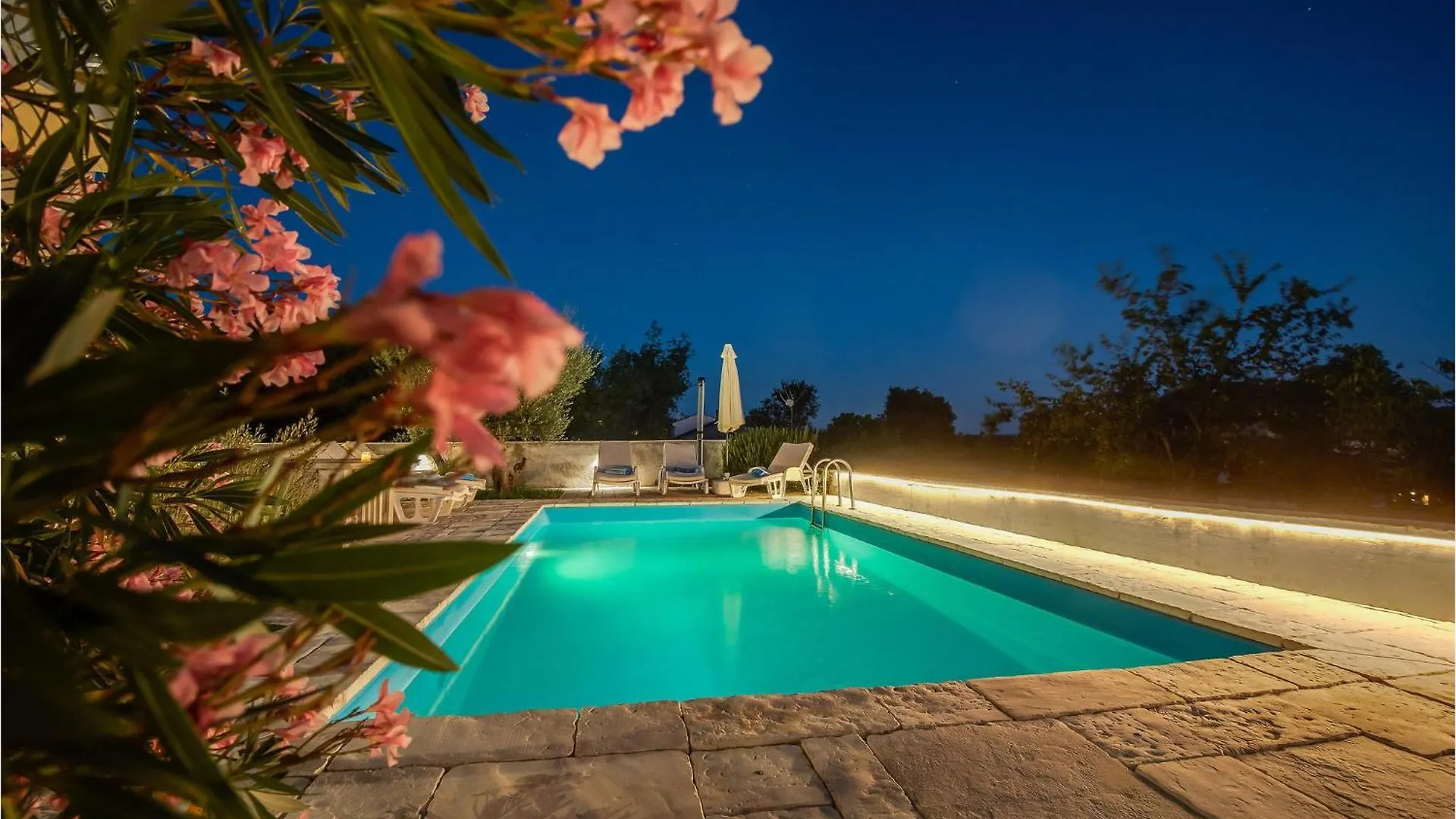 Amazing Home In Linardici With Wifi Holiday home