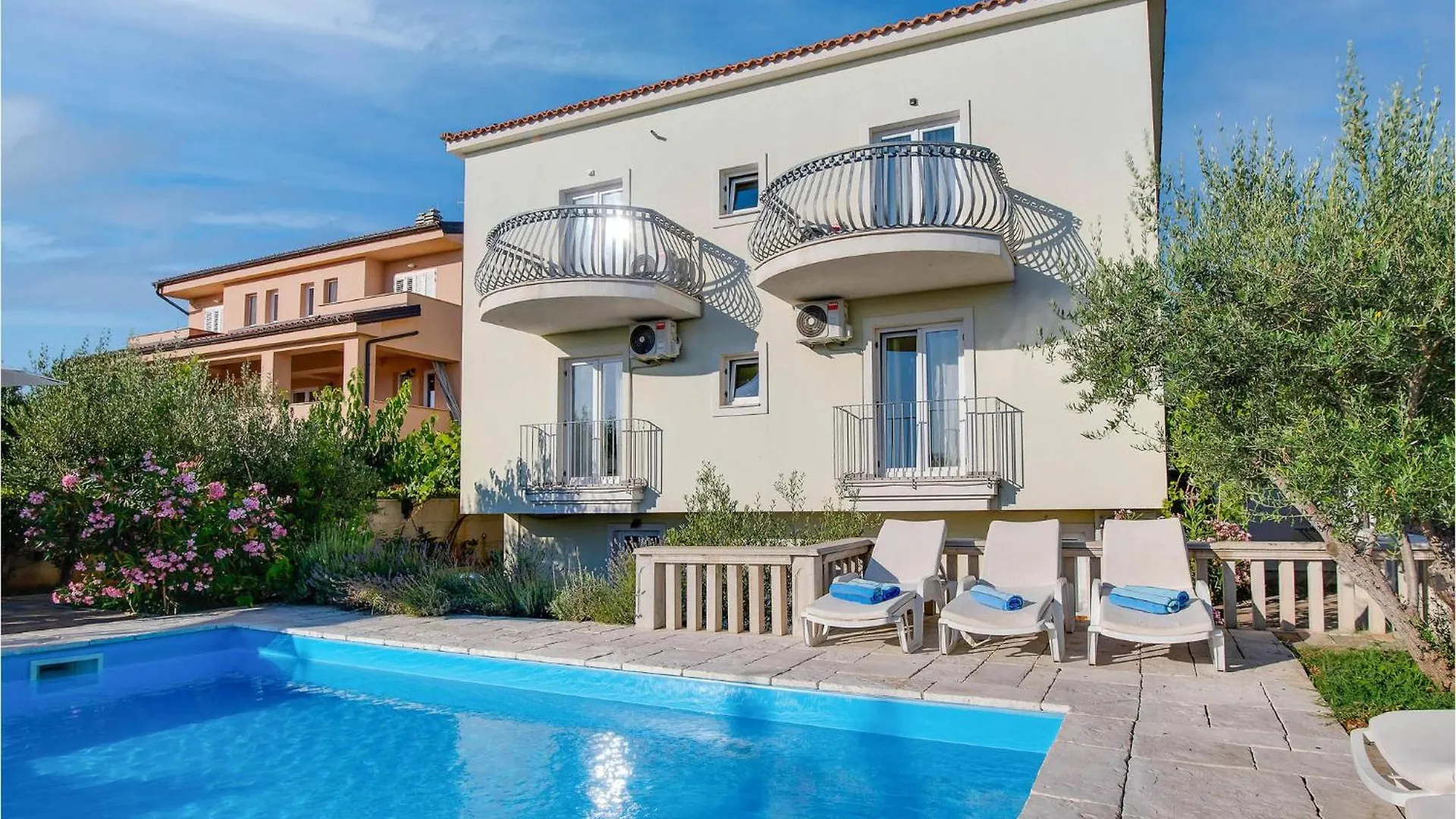 Amazing Home In Linardici With Wifi